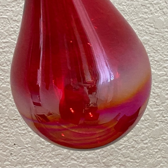 JIM MARVIN Iridescent Deep Red 14-inch Handblown Glass Teardrop Ornament - Picture 4 of 13